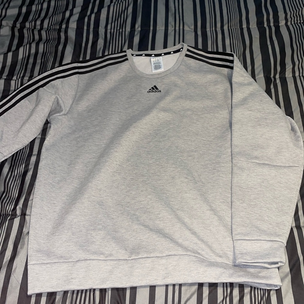 Adidas Crew Neck- grey and black